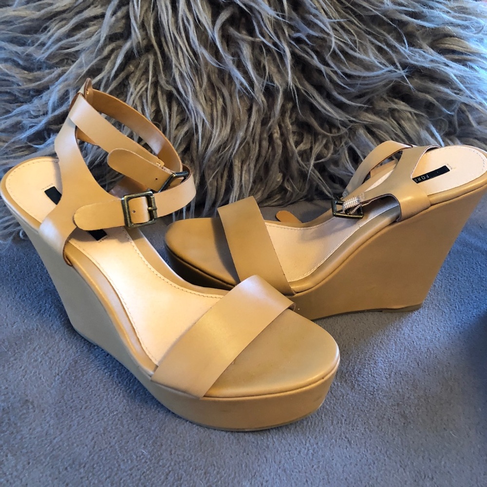Wedged sandals